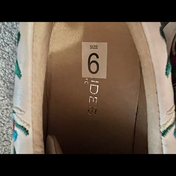 JSlides embroidered sneakers - Picture 2 of 3